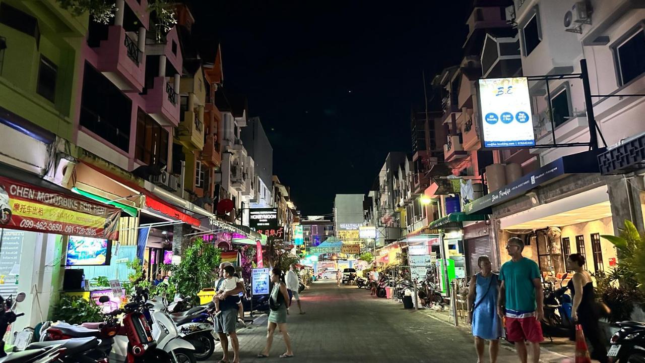 Relax Guest House Patong Luaran gambar