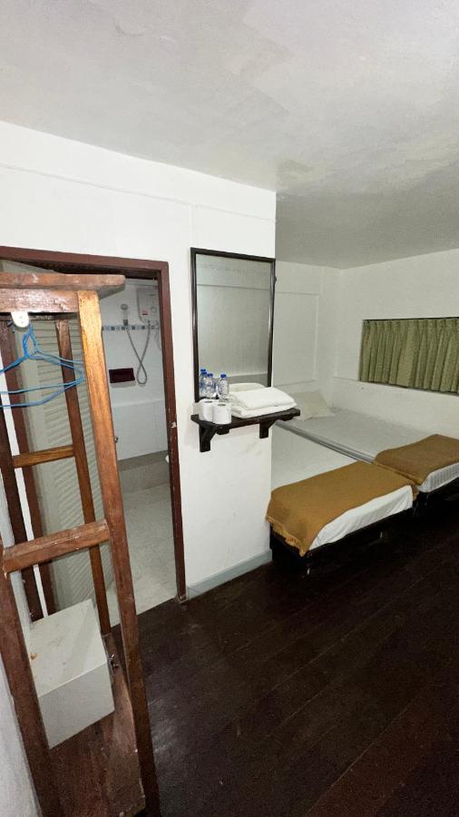 Relax Guest House Patong Luaran gambar