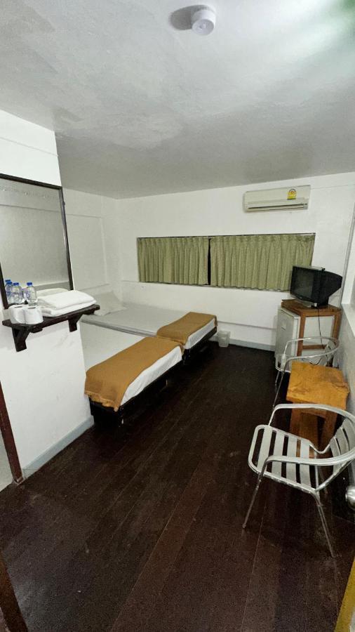 Relax Guest House Patong Luaran gambar