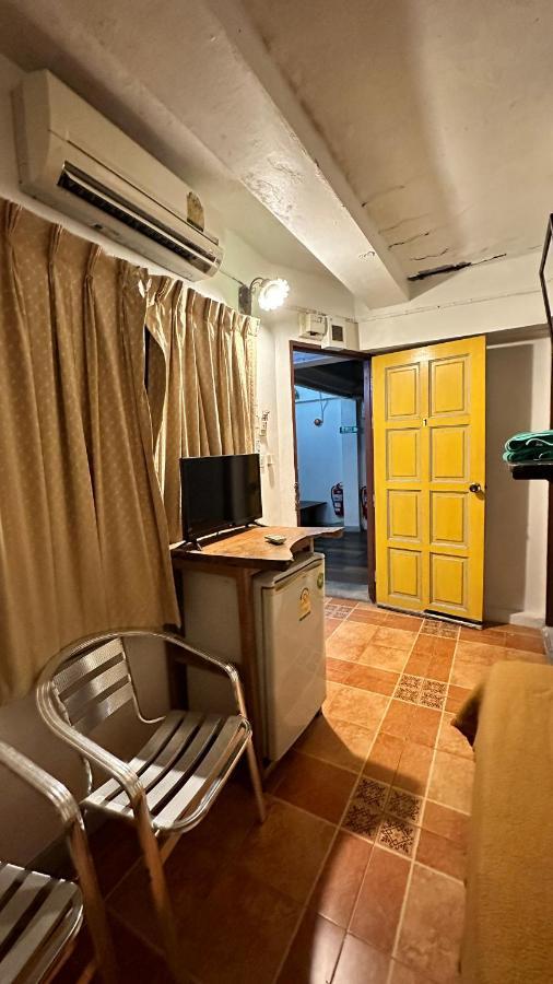 Relax Guest House Patong Luaran gambar